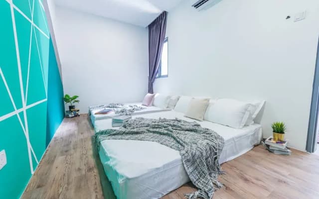 10PAX Homestay With Netflix at Cyberjaya - photo 3