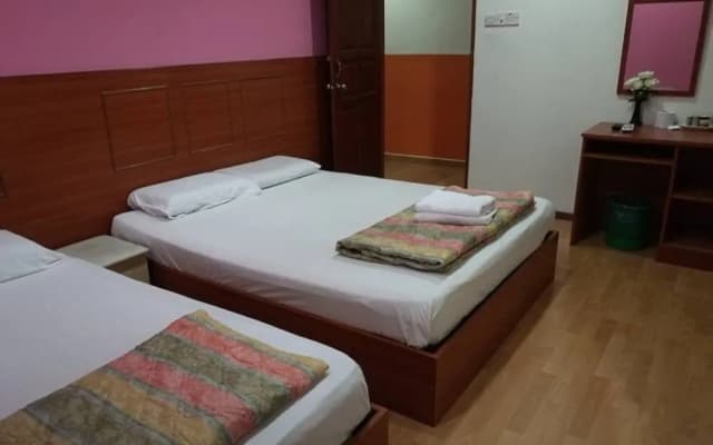 Golden Night Hotel Cameron Highlands - photo 3