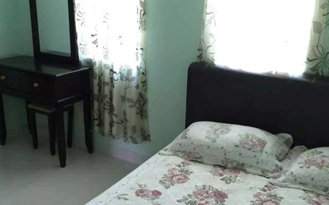 Malinja Homestay - photo 4