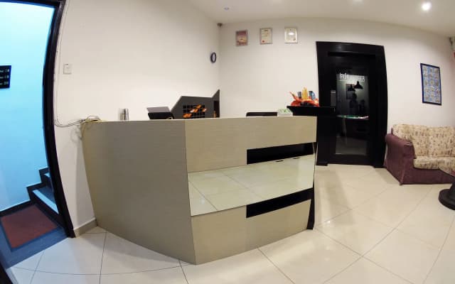 Hash House Hotel - photo 2