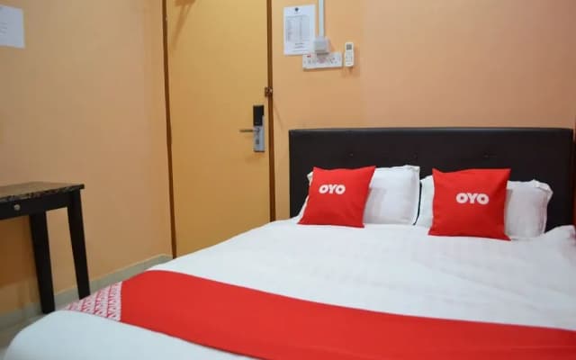 OYO 89691 Hotel Puteri Miqaila - photo 5