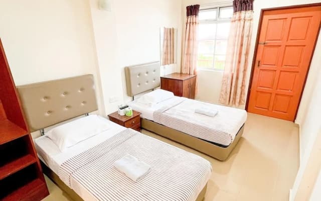 Amzar Motel Cenang - photo 5