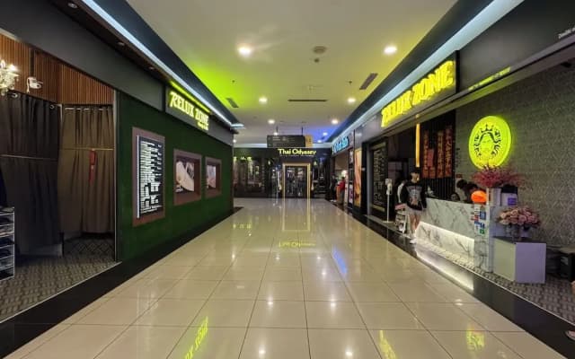 JB City Shopping Mall Apartment - photo 2