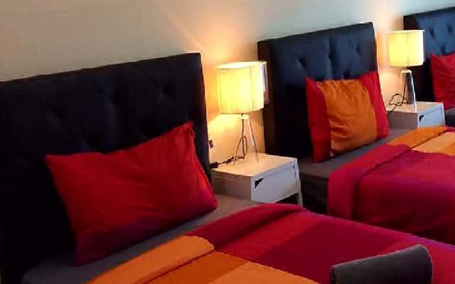 Summer Suites Vacation Home - photo 4