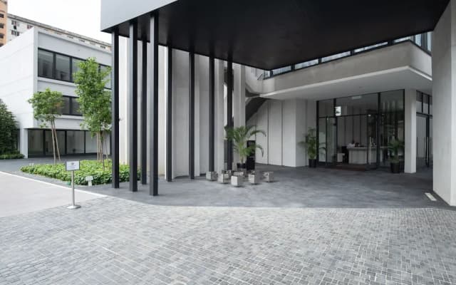 The Hub Service Apartment - photo 2