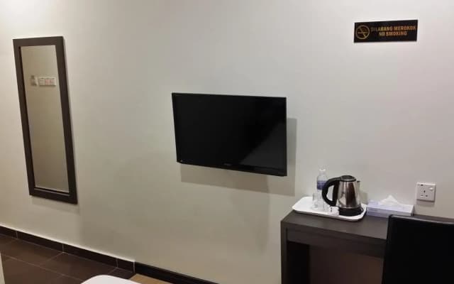 MJ Hotel - photo 3