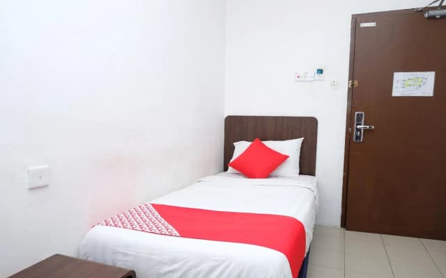 Grand City Hotel I By OYO Rooms - photo 2