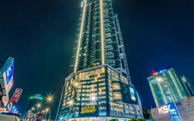 Space Residency Premium Suite Near KSL Mall by Nest Home - photo 3