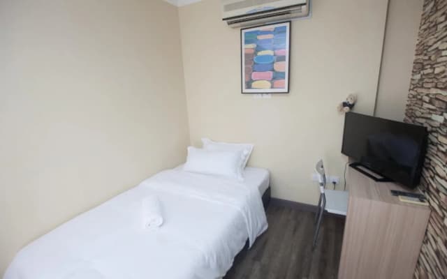 OYO HOME 90260 Natol Homestay London - photo 5