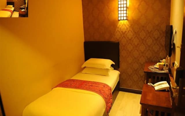 Sea Lion Hotel Firefly Concept Hotel - photo 2