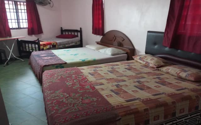 Shalini's Guest House - photo 3