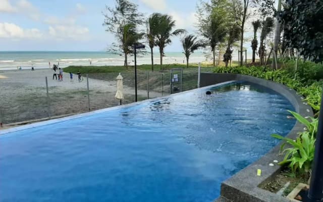 NRA @TimurBay Seafront Residence - photo 3