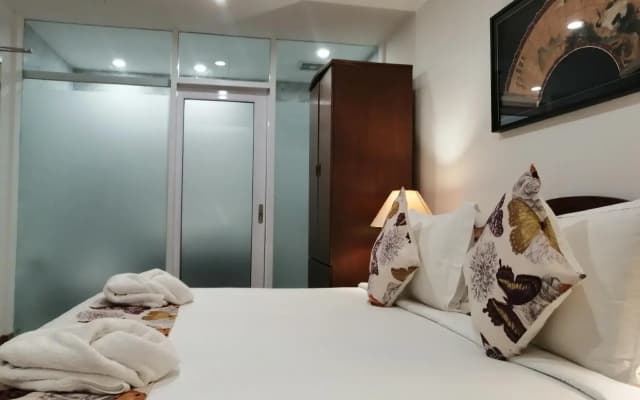 Heeren Straits Hotel - photo 5