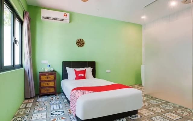 Oyo Capital O 89353 Nostalgia Boutique Hotel & Restaurant - photo 3