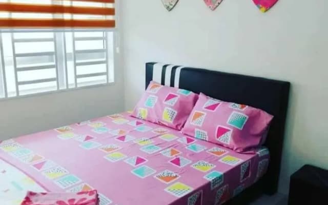 Nur Zahra Sungkai Homestay - photo 5