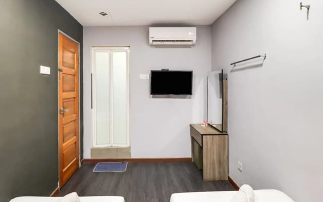 Moonnight Hotel by OYO Rooms - photo 4