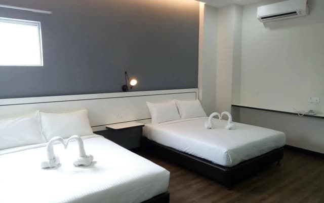 Hotel Zamburger Shah Alam - photo 5