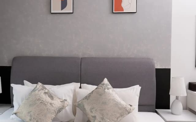 Neu Suites 3rdNvenue by Perfect Host - photo 3