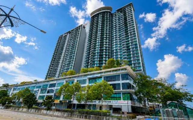 Mosaic Southkey Residence Near Midvalley by Dawn Stay - photo 5