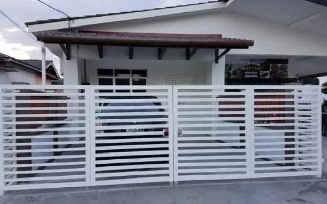 Ummi Guesthouse - photo 5
