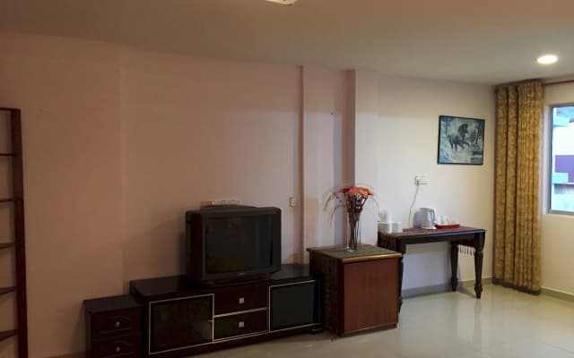 Raja Inn Hotel - photo 3