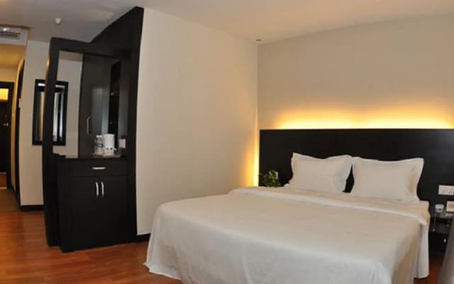 H-5 Inn - photo 4
