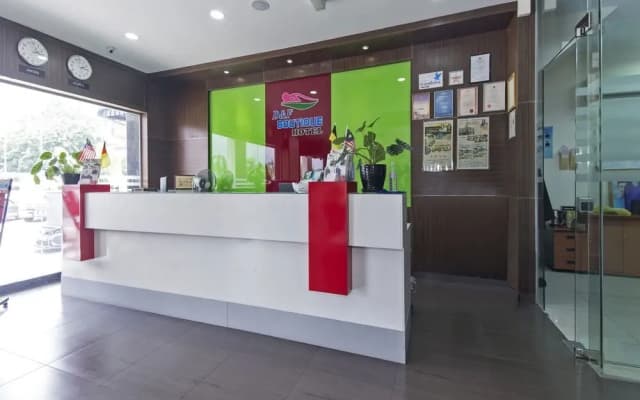 OYO 498 D&F Boutique Hotel Senawang - photo 2
