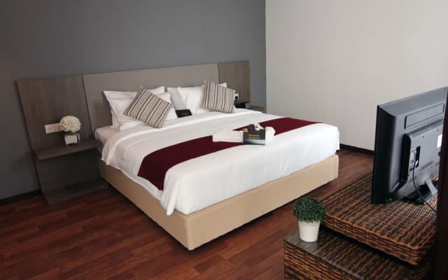 Nexus Regency Suites & Hotel - photo 2