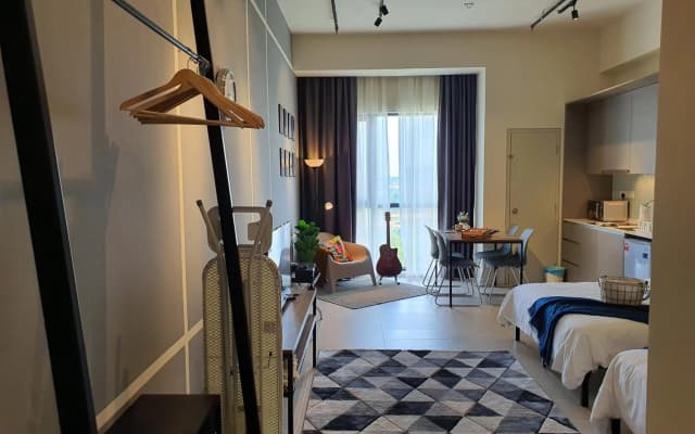 The Perfect Getaway @ Tamarind Suites, Netflix 300Mbps - photo 3