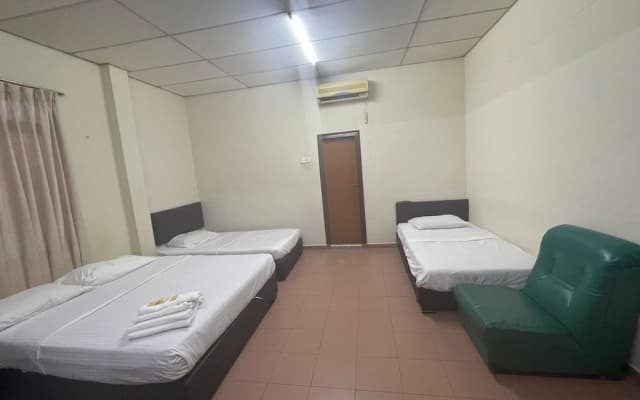 OYO 91284 White House Hotel Kluang - photo 5