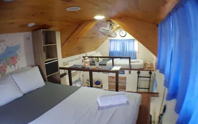Tiny House B&B - photo 3
