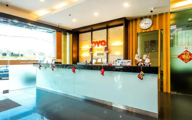 OYO 371 Grand Eastern Hotel - photo 2