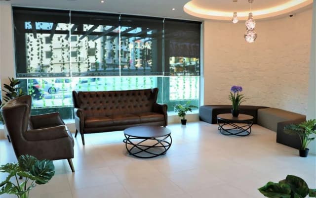 Hotel Longhouse - photo 2