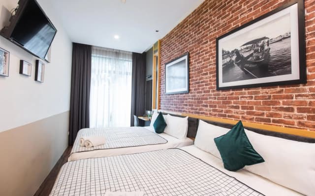 B Street Hotel - photo 2