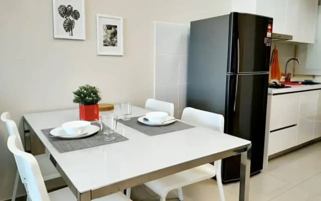 Homey Galleria Suite A 10 12 - photo 2