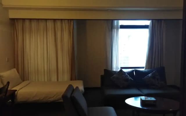 Glorious Service Suite At Times Square - photo 5