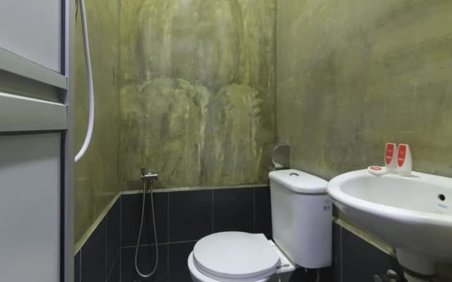 OYO 937 Lucky Hotel - photo 4