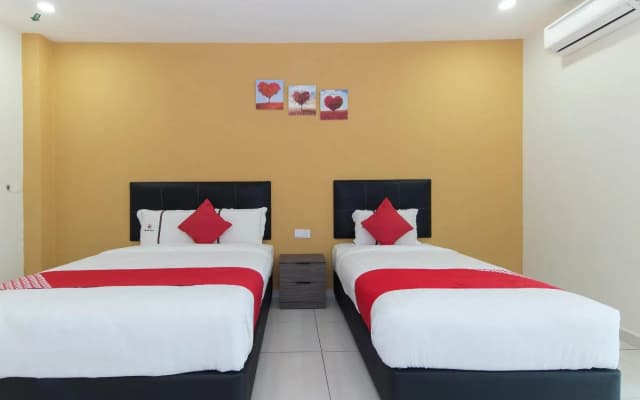 Central Hotel - photo 4