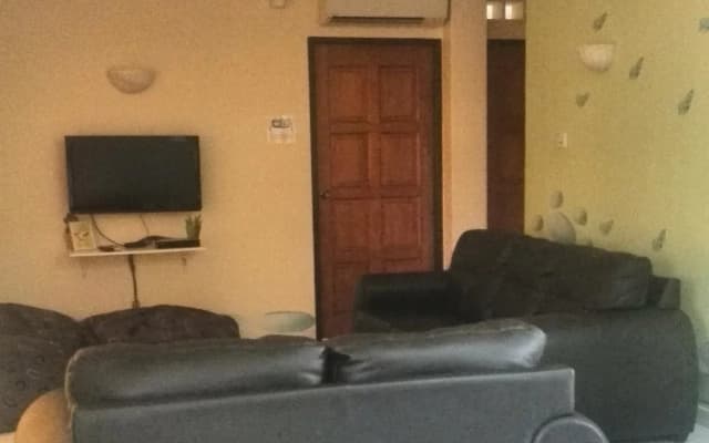 Abang Adik Service Suite Hotel Melaka - photo 3