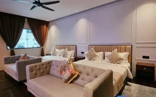 The Palm Suite At Lava Mansion - photo 3