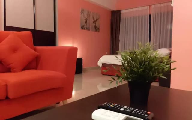 HB1611 Lake view studio unit,Hyve, Cyberjaya, Free WiFi, Netflix, Pool, Free Parking - photo 4
