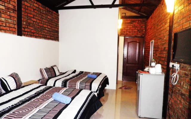 EFM Guest House - photo 5