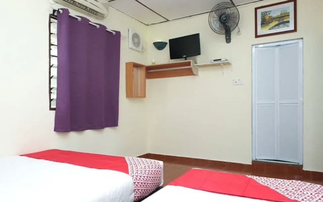 OYO 89928 ACF Guest House - photo 4