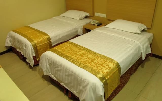Eight Days Boutique Hotel Permas Jaya - photo 2