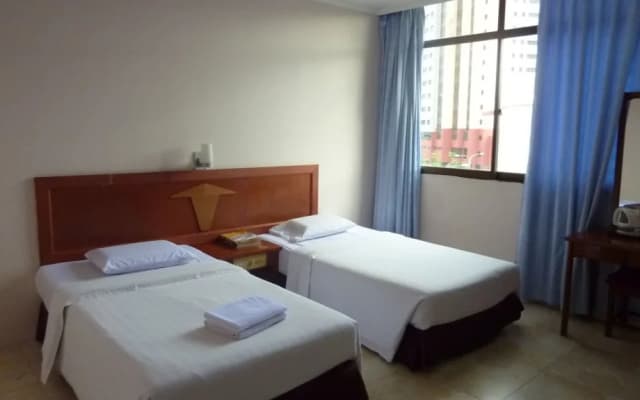 OYO 11342 Liwah Hotel Near Hospital Umum Sarawak - photo 5