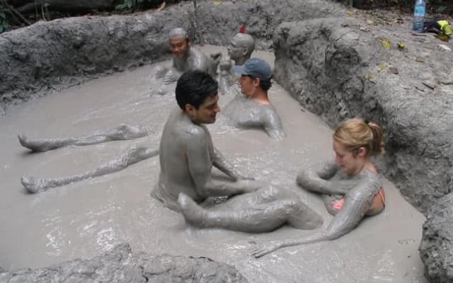Survivor Lodge Pulau Tiga - photo 3