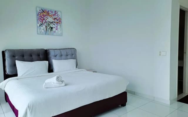 JB Bukit Indah Skyloft Suites - photo 3