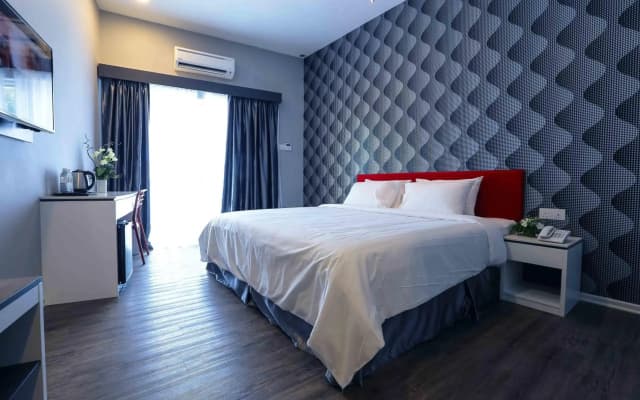 Cenang Plaza Beach Hotel - photo 3