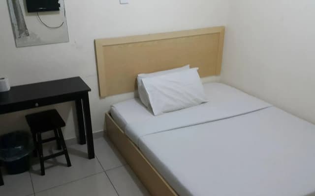 OYO 301 River Inn Hotel - photo 3