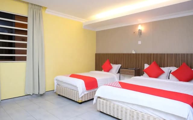 OYO 653 Green World Hotel - photo 2